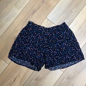 Mudd black floral patterned small woman’s shorts, elastic waist